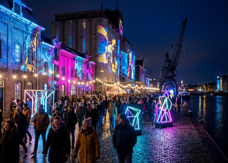 Lokale onderscheiding voor drijvende kracht achter drukbezochte jubileumeditie Museumnacht