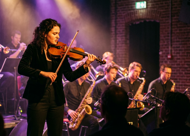 Violiste Teddy Sicking imponeert en wint Conservatorium Talent Award 2026