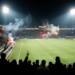 Bizarre voetbalavond in De Vliert: Thuispubliek juicht om tegendoelpunt waarna vechtpartij uitbreekt