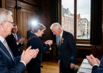 Ondernemer en weldoener Ben Mandemakers geridderd voor 50 jaar inzet