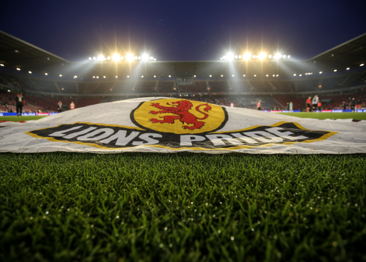 Schrikmoment in Duitsland: HSV-speelster zakt in elkaar na afloop van wedstrijd