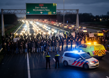 A59 tijdelijk afgesloten wegens protest tegen komst asielzoekerscentrum