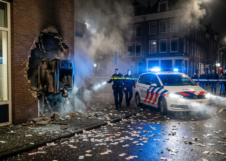Bosschenaar (26) gepakt na verwoestende reeks internationale plofkraken Bosschenaar (26) gepakt na verwoestende reeks internationale plofkraken