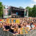 Tienduizend fans trotseren lange reistijd voor eerste eigen festival Flemming Tienduizend fans trotseren lange reistijd voor eerste eigen festival Flemming