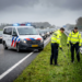 Zoektocht op A59 naar telefoon van mishandelde vrouw levert 'meerdere goederen' op
