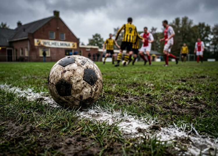Titelkoorts en degradatievrees: beslissend weekend in de derde klasse F