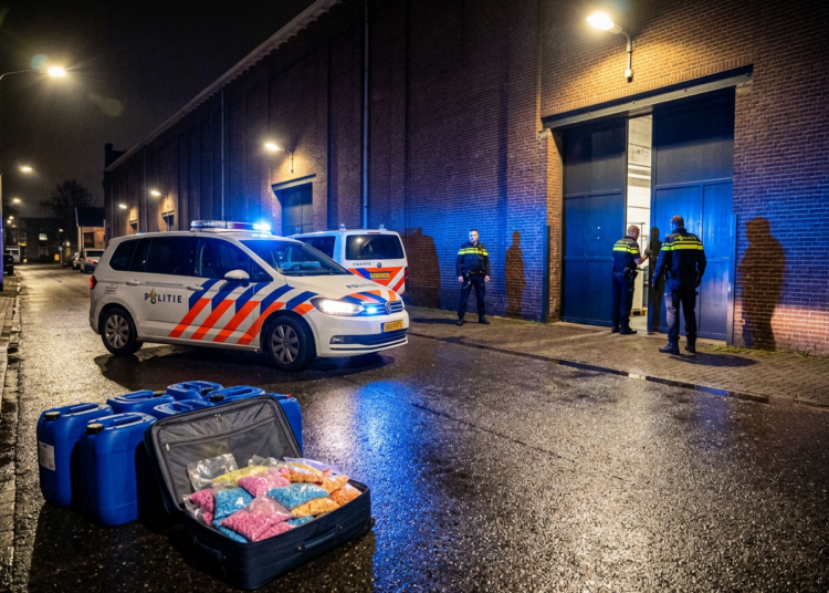Bosschenaar (23) gepakt op Ibiza met koffers vol ketamine en xtc Bosschenaar (23) gepakt op Ibiza met koffers vol ketamine en xtc