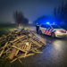 Enorme lading houtafval illegaal gedumpt aan de Veerweg Enorme lading houtafval illegaal gedumpt aan de Veerweg