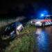 Auto te water in Rosmalen: ongedeerde bestuurder klimt zelf uit voertuig