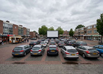 Nostalgisch filmkijken vanuit de auto: Drive-in bioscoop strijkt neer in Rosmalen
